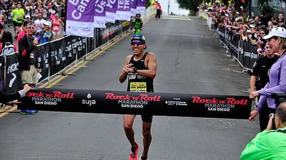 Igor Campos, primer mexicano en ganar maratón Rock 'n' Roll