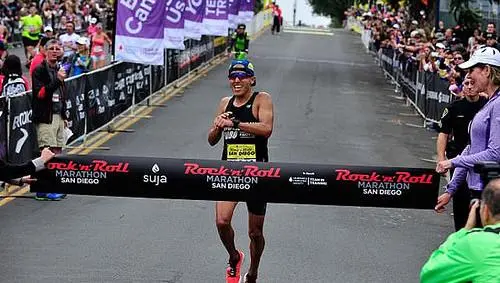 Igor Campos, primer mexicano en ganar maratón Rock 'n' Roll