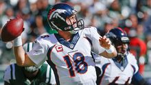 Peyton Manning, a dos pases de TD de igualar a Favre