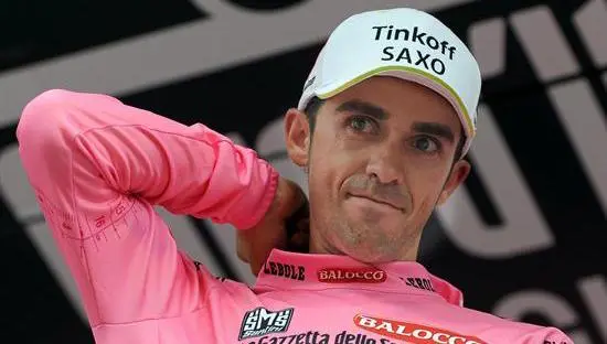 Contador, líder del Giro de Italia tras dislocación
