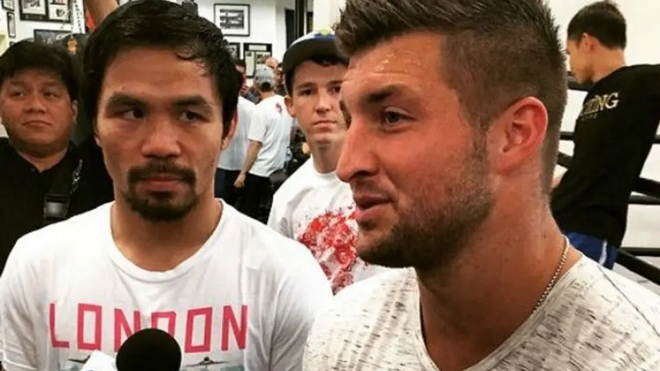 Manny Pacquiao recibe la visita de Tim Tebow