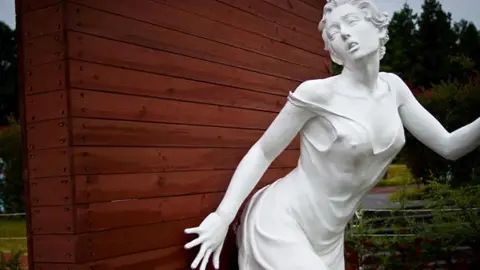 Conoce el parque temático del sexo