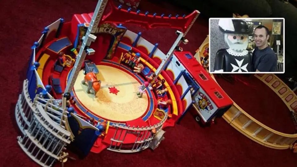 Iniesta recupera uno de los hobbies de infancia, "los Playmobil"