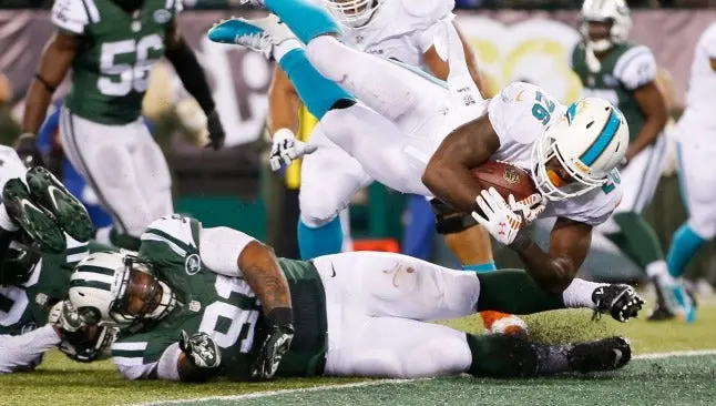 Delfines remonta ante Jets y está en zona de Playoffs