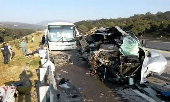 Mueren tres basquetbolistas de Jalisco tras accidente
