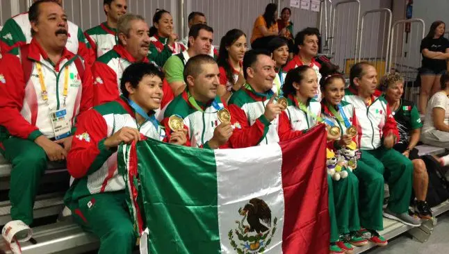 Equipo varonil de Racquetbol consigue medalla de Oro
