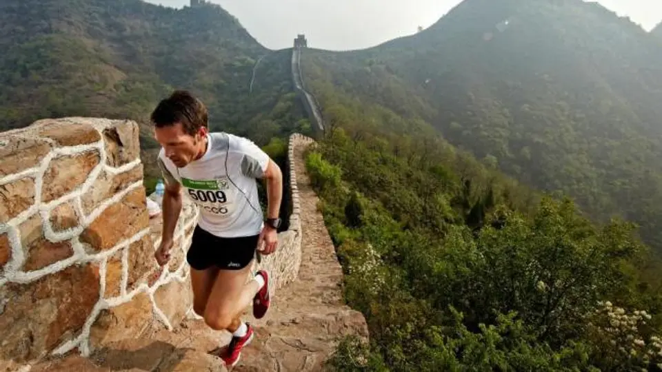 Corredores se alistan para conquistar la Muralla China