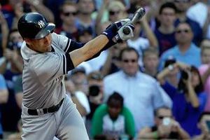 Derek Jeter conecta su último hit