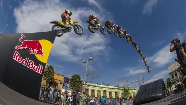 Motociclistas de X-Fighters conquistan' Garibaldi