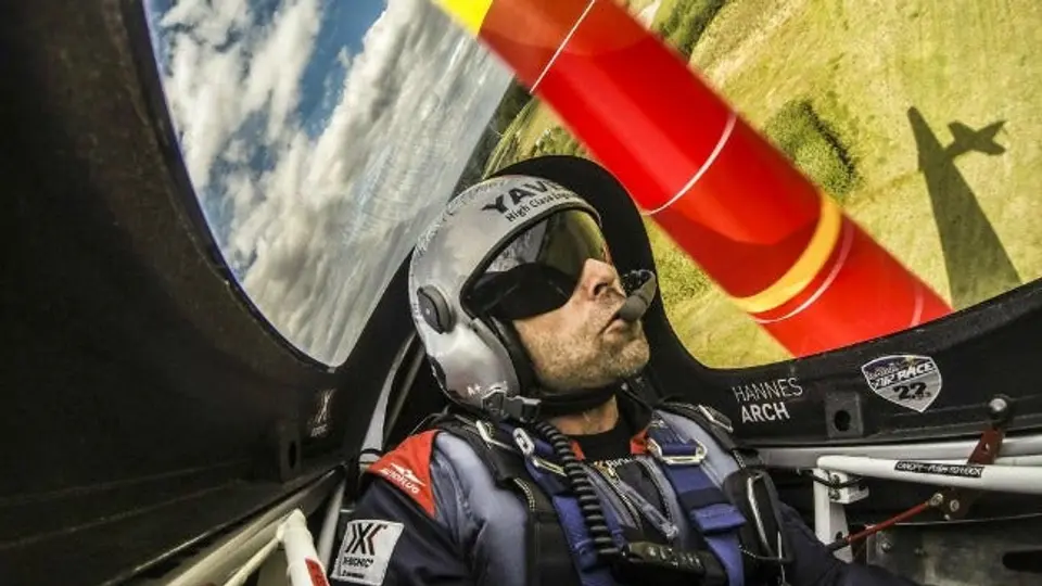 Red Bull Air Race, la carrera de aviadores más extrema del mundo
