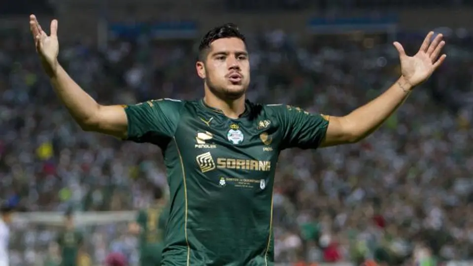 Chuletita, de jonronero a goleador