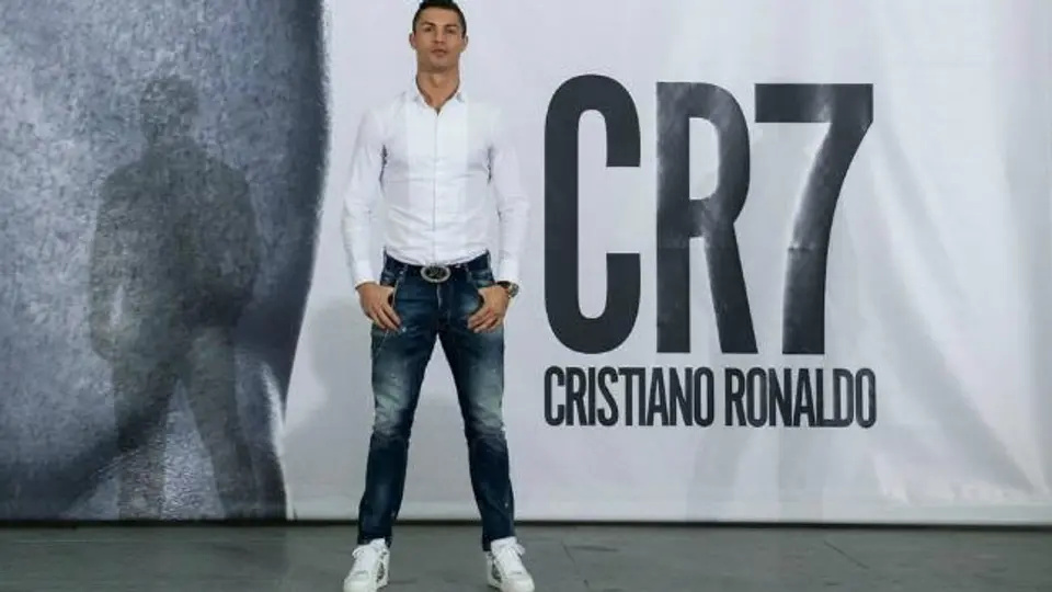 Demandan a Cristiano por su marca 'CR7'