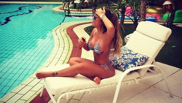 Hermana de Neymar enciende el fin de año con su belleza