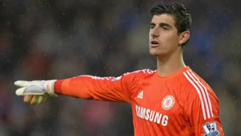 Courtois renueva con Chelsea hasta 2019