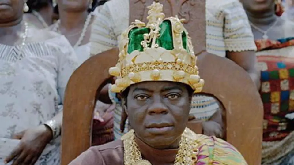 Rey africano gobierna a su tribu vía Skype