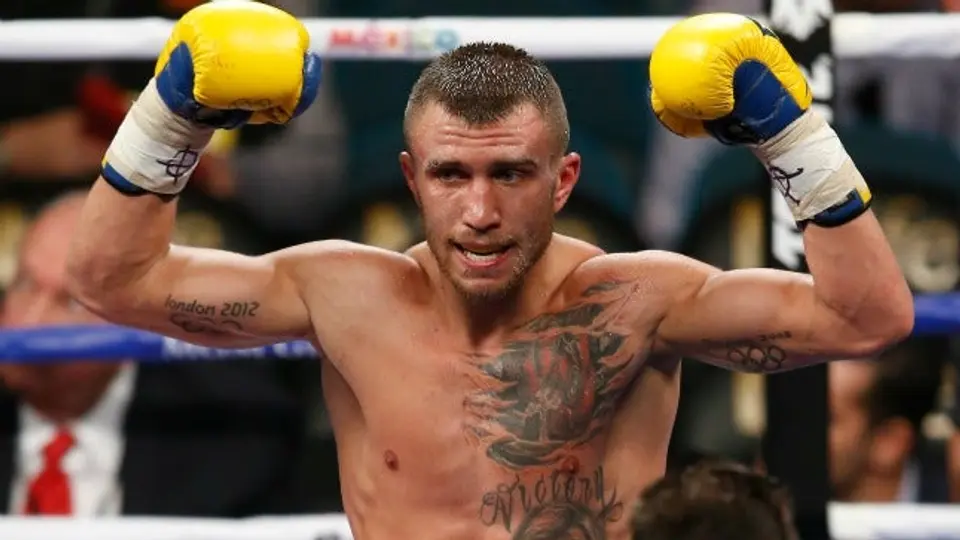 Lomachenko retiene cinturón welter del OMB