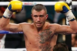 Lomachenko retiene cinturón welter del OMB