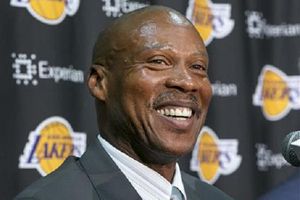 Byron Scott, nuevo entrenador de los Lakers