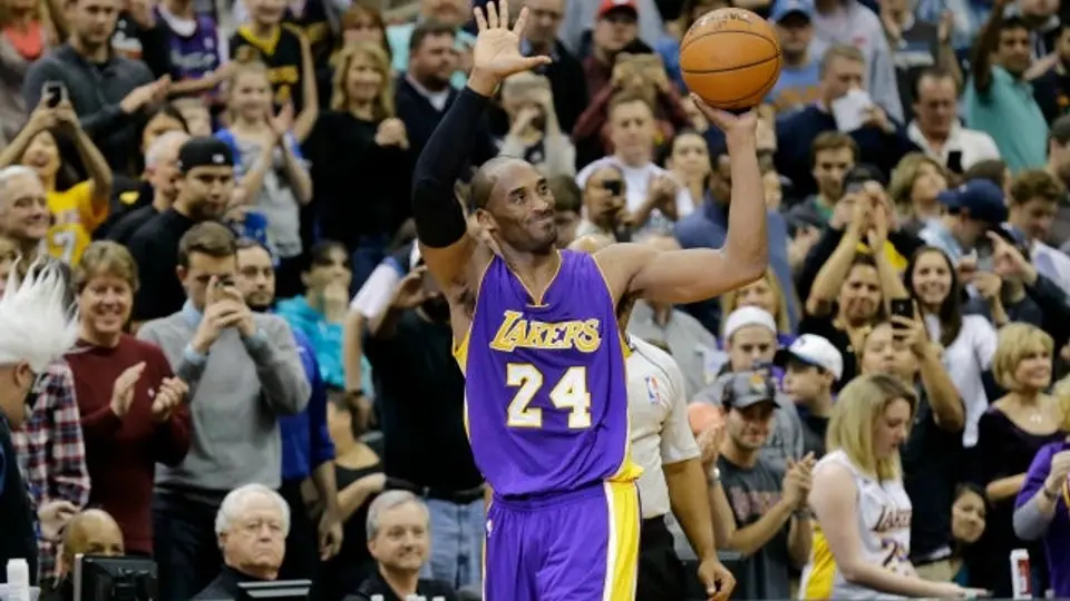 Kobe desplaza a Jordan como tercer anotador histórico de la NBA