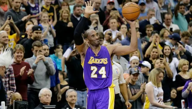 Kobe desplaza a Jordan como tercer anotador histórico de la NBA