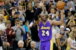 Kobe desplaza a Jordan como tercer anotador histórico de la NBA