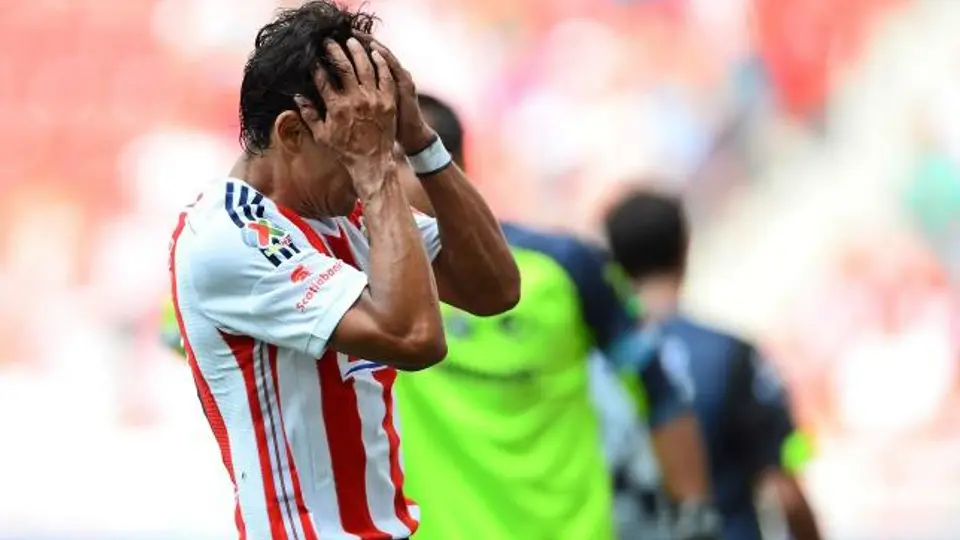Santos aumenta la crisis chiva en el Omnilife