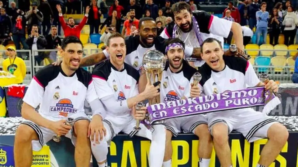 Gustavo Ayón conquista la Copa del Rey con Real Madrid