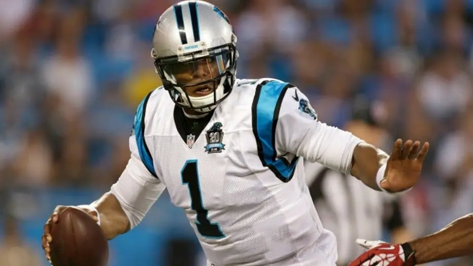 Cam Newton vuelve a prácticas con Carolina
