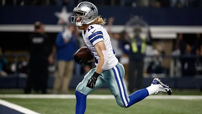 Dallas apalea y está de regreso en Playoffs