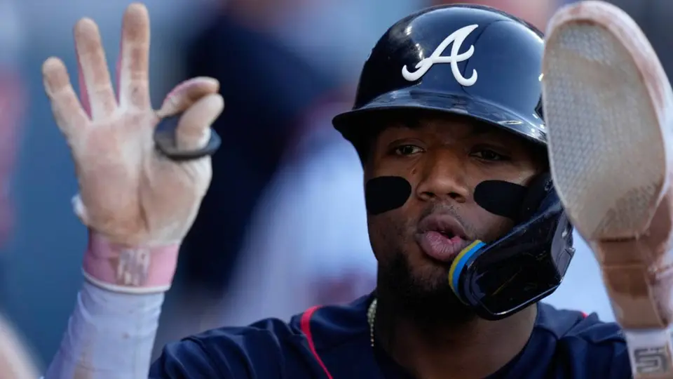 Acuña Jr. celebra tras anotar ante Dodgers