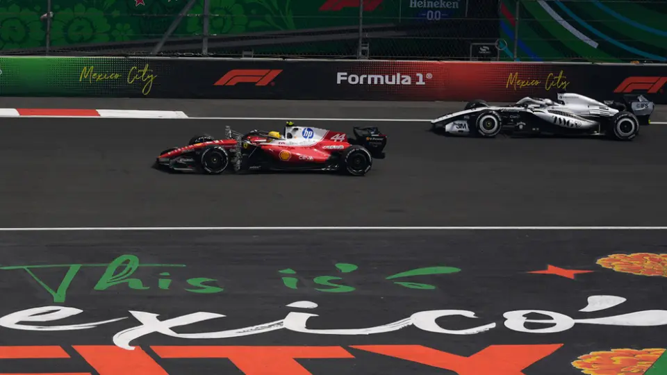 ¡No fue último! Checo Pérez se recuperó y así se presentó en las Prácticas Libres del Gran Premio de México
