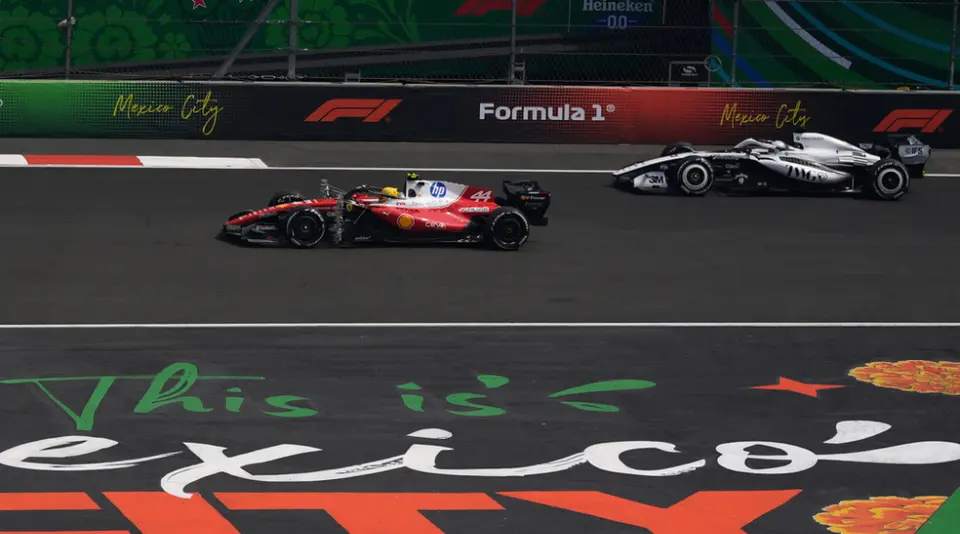 Checo Pérez se recuperó y así se presentó en las Prácticas Libres del Gran Premio de México | AP