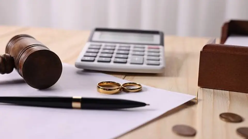 ¿Te divorcias y estás casado por bienes separados? Esto resolvió la SCJN sobre el trabajo del hogar