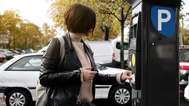Las infracciones por estacionamiento indebido pueden alcanzar los 2 mil 346 pesos./istosck