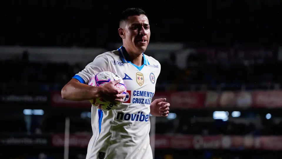 Andrés Montaño, futbolista de Cruz Azul, en partido ante Querétaro | IMAGO7