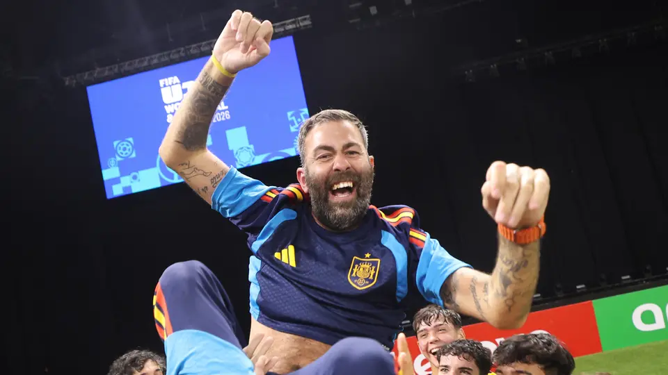 Hernán Pérez, entrenador de la selección española Sub-15 | X: @brfootball