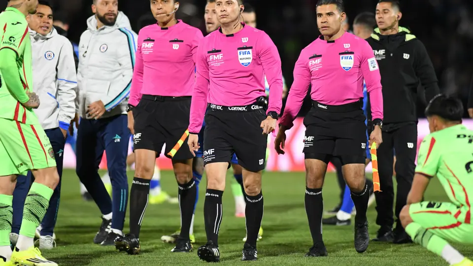 Rafael López Valle y su cuerpo arbitral | MEXSPORT