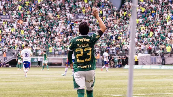 ¡Con la piel chinita! Así despidió la afición de Palmeiras a Raphael Veiga