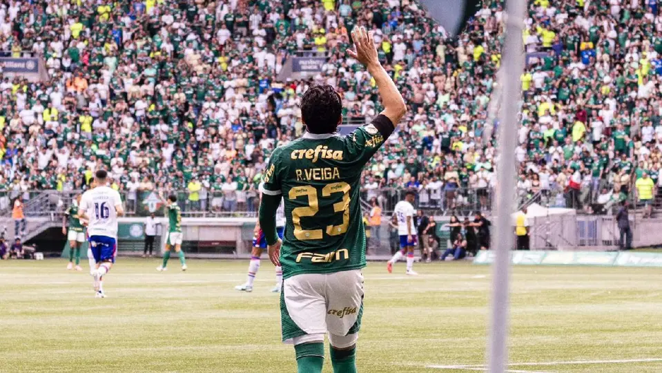 Raphael Veiga ante la afición de Palmeiras l X:raphaelveiga23