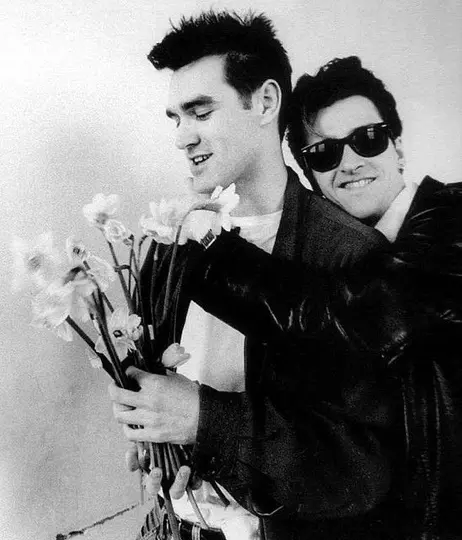 Morrissey y Marr en su juventud | @mozpicsdaily