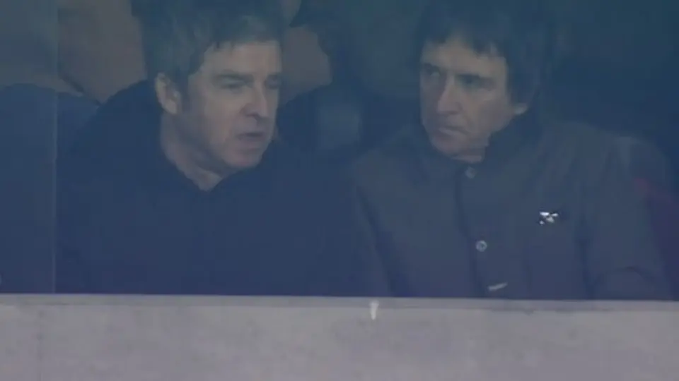 Noel Gallagher y Johnny Marr | @OasisPlanet_
