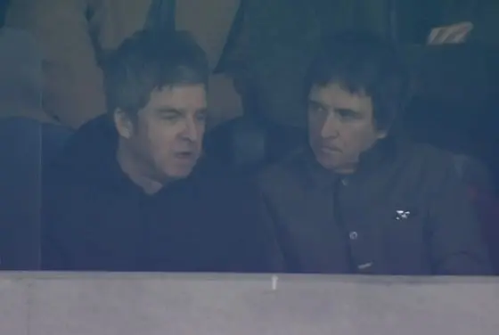 Noel Gallagher y Johnny Marr | @OasisPlanet_