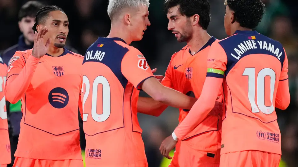 Ferrán Torres y Dani Olmo | AP