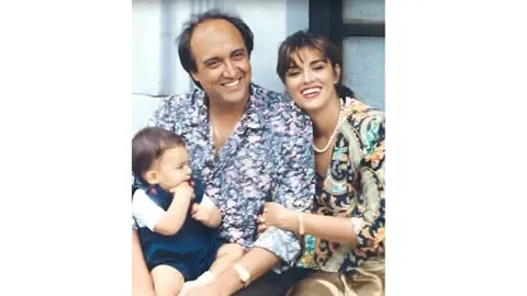 Fotografía compartida por Lucía Méndez tras el fallecimiento del padre de su hijo, Pedro Torres. / @luciamendezof