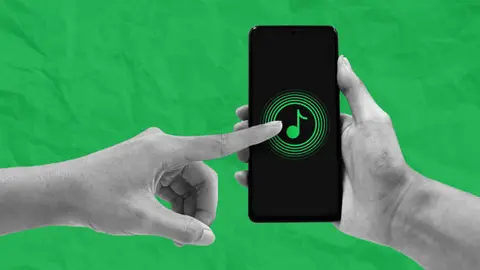 El nuevo "modo WhatsApp" permite crear conversaciones dentro de la App de Spotify. / iStock