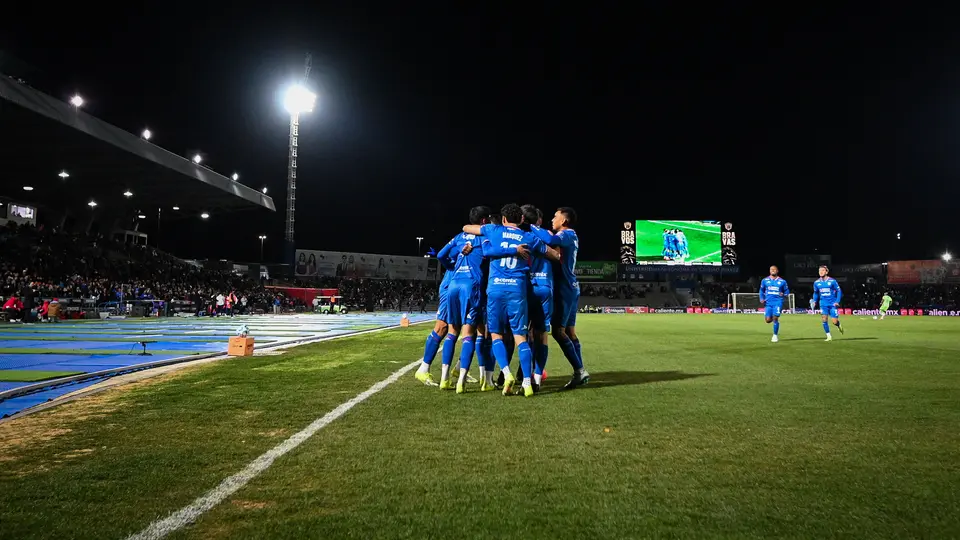 Cruz Azul ante Bravos en J4 l IMAGO7