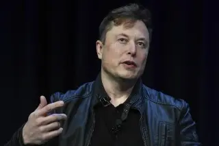 Correos electrónicos fechados en 2013 muestran intercambios entre Musk y Epstein sobre una posible visita a su isla privada en el Caribe. / AP