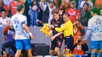 ¿Marcel Ruiz podría ser sancionado? Jugador de Toluca arrebató banderín a un árbitro