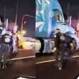 VIDEO: ¡Balazos, persecución y caos! Trailero se lanza contra policías en la México-Texcoco