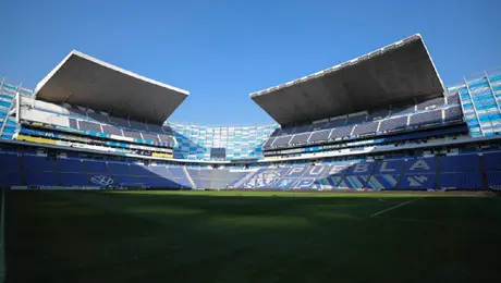 Luis García y compañía se burlan de Cruz Azul por falta de estadio: "Más mudanzas que campeonatos"